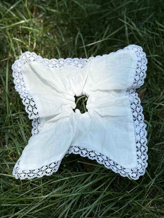 Lace White Square Jumbo