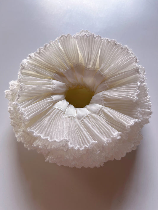 TUTU Pure White Scrunchie