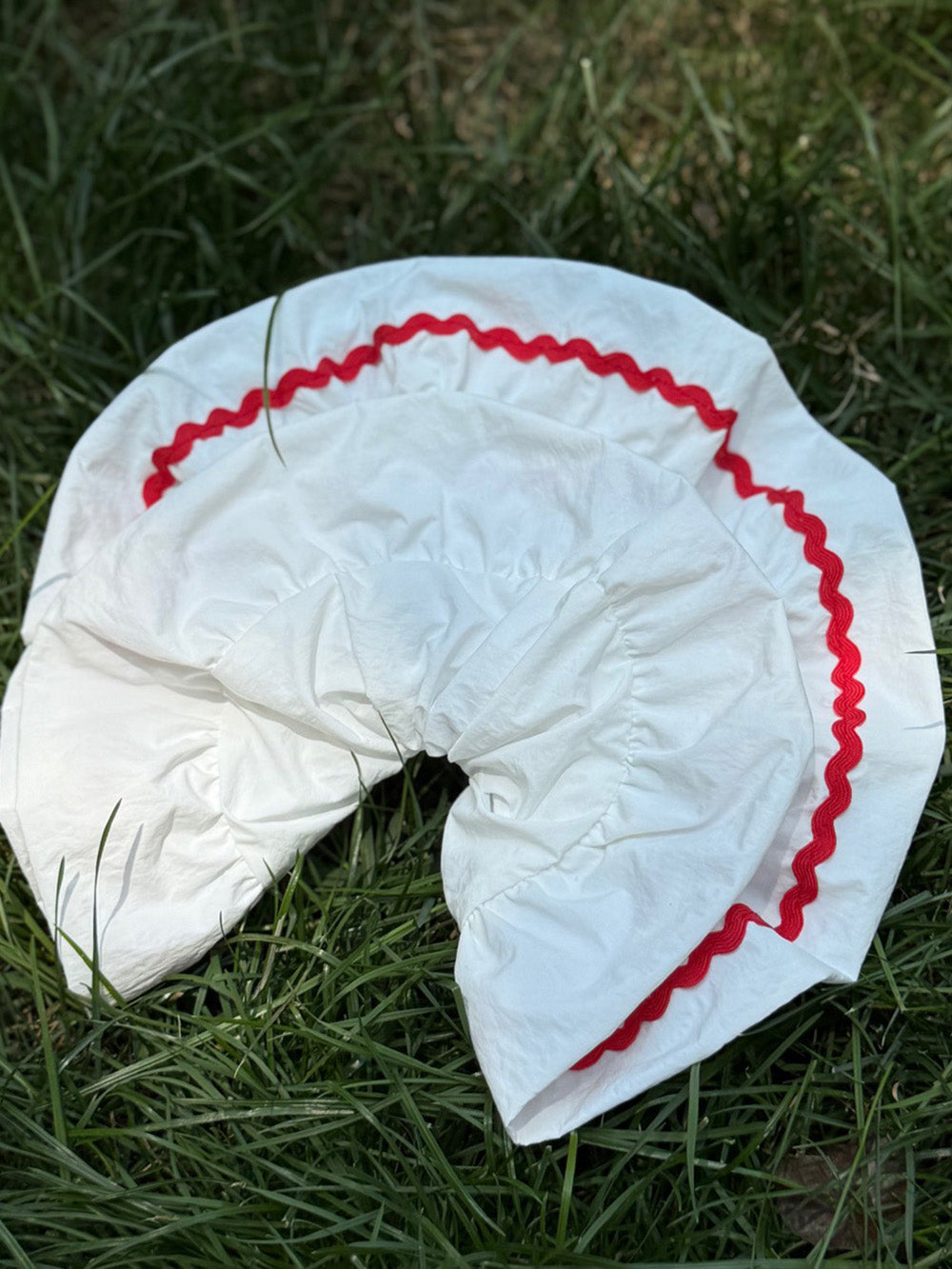 Wavy Petal Jumbo White
