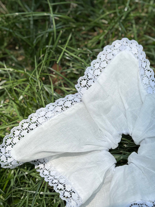 Lace White Square Jumbo